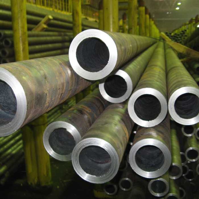 Труба бесшовная горячедеформированная 51х4 мм